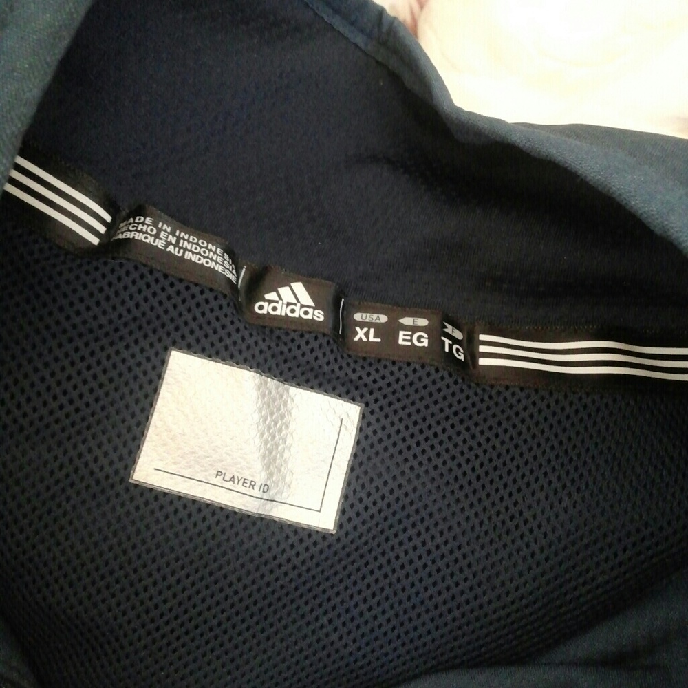 Adidas jacket - Picture 3 of 4